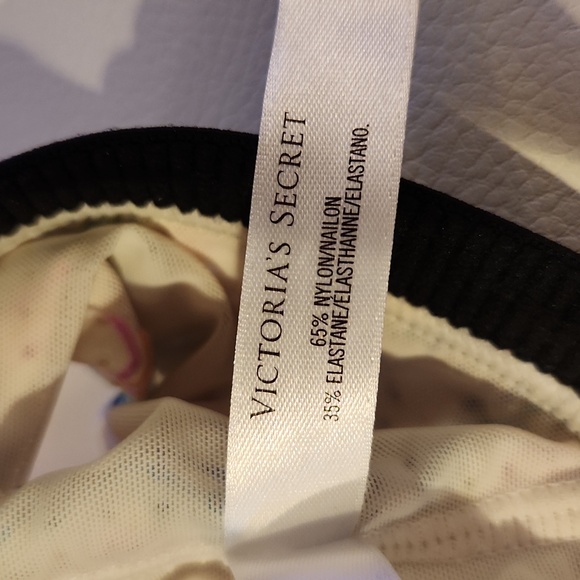 Victoria's Secret medium sport bra - Picture 4 of 9